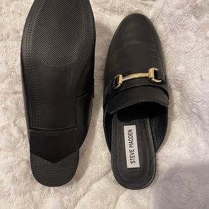 This is a brand new pair of loafers, never worn.